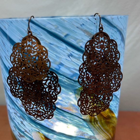 Uber light mixed metal earrings - Picture 1 of 7
